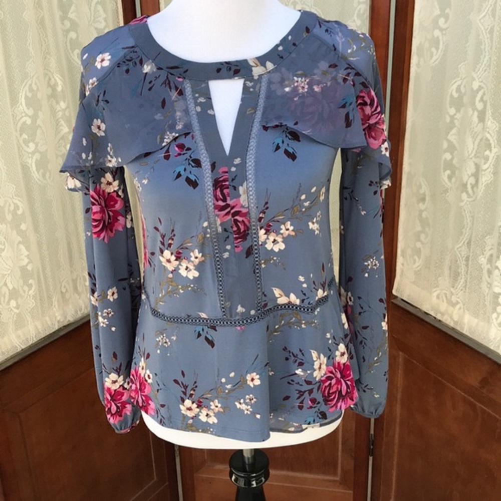 WHBM beautiful blue floral top